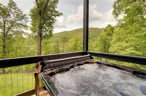 Foto 35 - Cobbly Nob Resort Cabin: Hot Tub, Pool & Views
