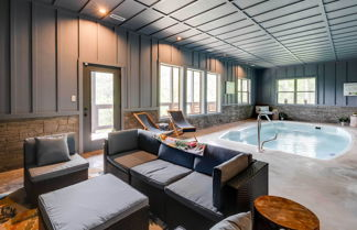 Photo 1 - Cobbly Nob Resort Cabin: Hot Tub, Pool & Views