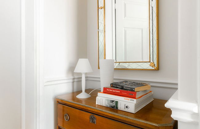 Quaint studio with a prime location - Photo 12
