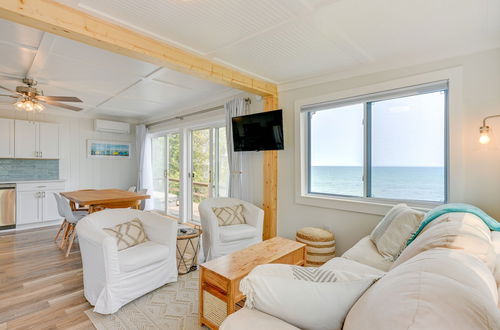 Photo 10 - Beachy Palms Cottage on Lake Huron w/ Hot Tub