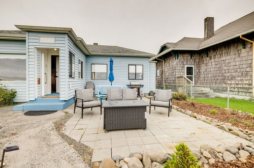 Photo 20 - Beachfront Cottage on Seaside Promenade w/ Hot Tub