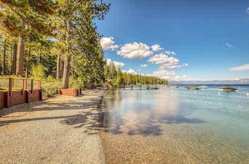 Foto 44 - Luxe Tahoe City Cabin w/ Lake Views & Beach Access