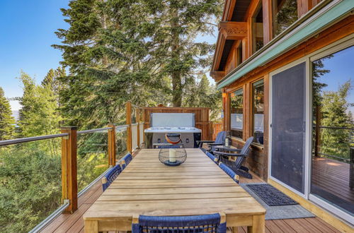 Foto 11 - Luxe Tahoe City Cabin w/ Lake Views & Beach Access