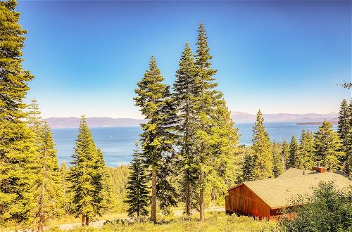 Foto 37 - Luxe Tahoe City Cabin w/ Lake Views & Beach Access