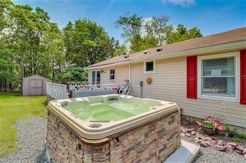 Photo 2 - Albrightsville Cottage w/ Private Deck + Hot Tub