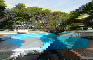 Photo 1 - Cozy Apartment With Pool Near the sea
