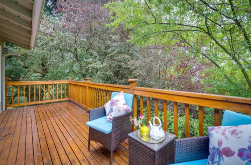 Foto 3 - Spacious Lake Forest Park Home With Deck