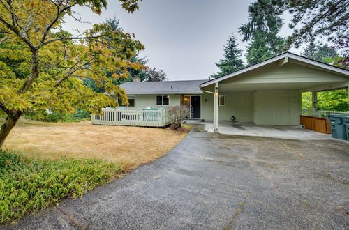 Photo 19 - Spacious Lake Forest Park Home With Deck