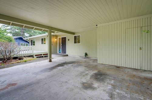 Photo 22 - Spacious Lake Forest Park Home With Deck