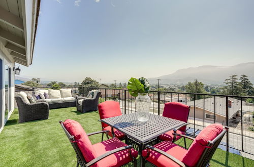 Foto 1 - Chic Santa Paula Home w/ Mountain & City Views