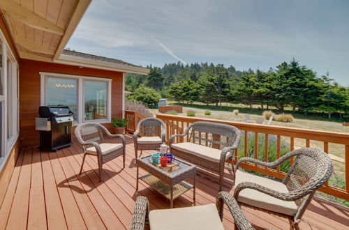 Photo 20 - Inviting Manchester Home w/ Hot Tub Near Beach