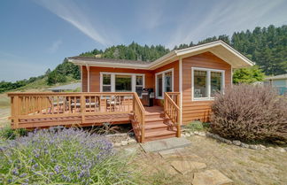 Photo 3 - Inviting Manchester Home w/ Hot Tub Near Beach