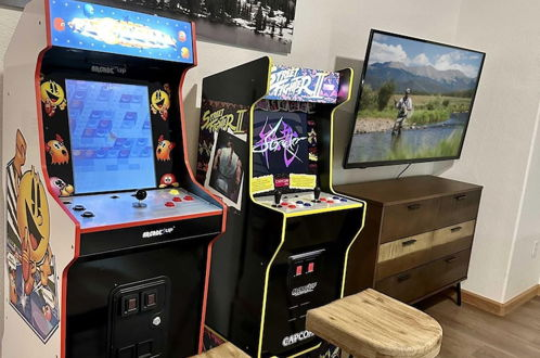 Foto 10 - Modern Cabin Mountain Views Arcade Games Fun For All Ages Pet Friendly