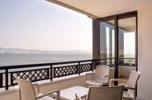 Photo 2 - Spacious Flat With Sea View in Zmir Karsiyaka