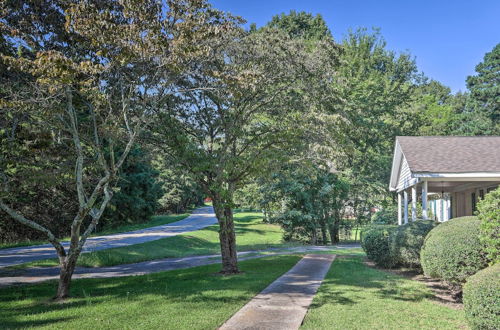 Photo 23 - Quiet Columbia Home w/ Fire Pit & Pool Table