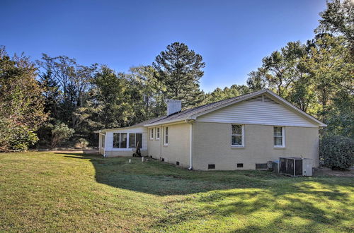 Photo 5 - Quiet Columbia Home w/ Fire Pit & Pool Table