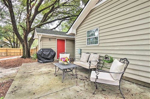 Foto 6 - Peaceful Beaufort Home w/ Front Porch + Grill