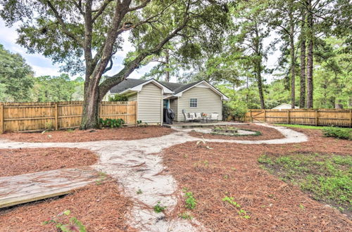 Foto 5 - Peaceful Beaufort Home w/ Front Porch + Grill