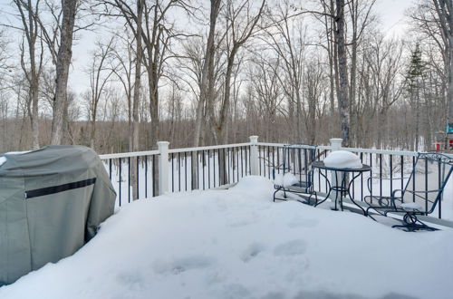 Photo 19 - Tranquil Cabin Getaway Near Red Cedar Lake