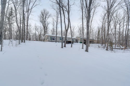 Photo 26 - Tranquil Cabin Getaway Near Red Cedar Lake