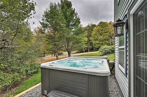 Photo 19 - Chic Dover Home With Hot Tub: 4 Miles to Mt Snow