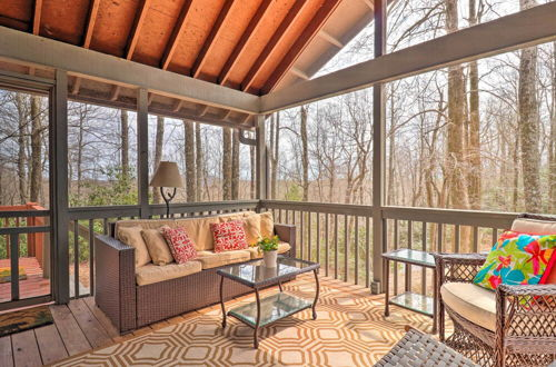 Foto 10 - Breathtaking Brevard Home w/ Screened Porch