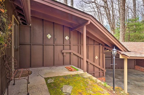Foto 16 - Breathtaking Brevard Home w/ Screened Porch