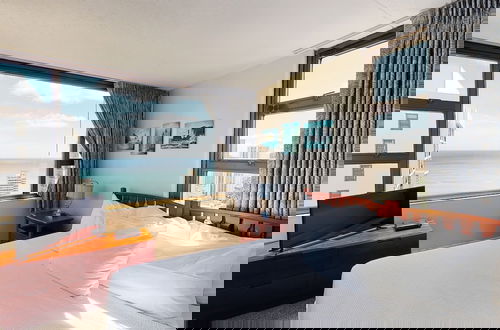 Foto 5 - 36th Floor Deluxe Ocean View Condo with Free Parking & Wifi by Koko Resort Vacation Rentals