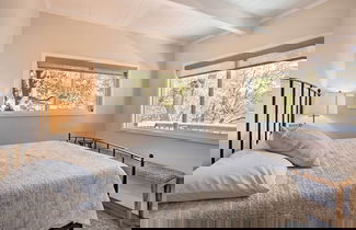 Foto 2 - Stunning Lake Arrowhead Cabin w/ Lake Views