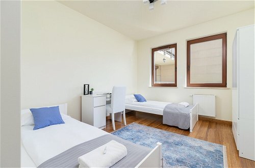 Photo 12 - Big Apartment With Garden by Renters