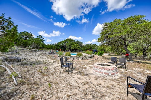 Foto 44 - Luxury Home! - Pool - Fire Pit - Near Canyon Lake