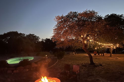 Foto 39 - Luxury Home! - Pool - Fire Pit - Near Canyon Lake