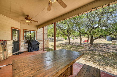 Foto 46 - Luxury Home! - Pool - Fire Pit - Near Canyon Lake