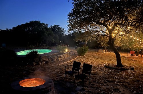 Foto 43 - Luxury Home! - Pool - Fire Pit - Near Canyon Lake