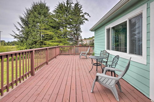 Photo 21 - Bungalow w/ Wraparound Deck - 8 Mi to Brookings