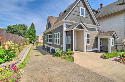 Photo 4 - Renovated North Bend Cottage: Near Eateries