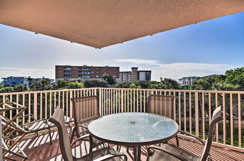 Photo 2 - Beachfront Indian Shores Condo - Pool & Hot Tub