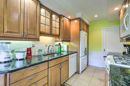 Photo 11 - Yeadon Townhome w/ Porch, 7 Mi to Center City