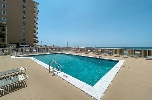 Photo 16 - Relaxing 2bd/2ba w/ Partial View & Pool