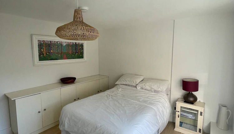 Photo 1 - Beautiful 2BD Flat With Private Courtyard- Borough