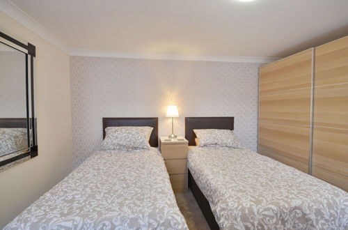 Foto 4 - Brightwater Ground Floor Apartment up to 6 Guests