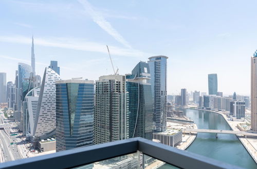 Photo 25 - SuperHost - Luxury Apt with Panoramic Burj and Canal Views