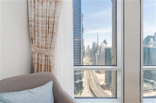 Photo 24 - SuperHost - Luxury Apt with Panoramic Burj and Canal Views