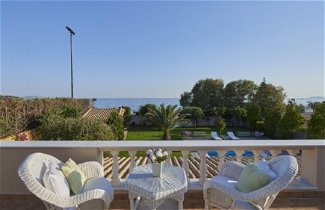 Photo 2 - Luxury 4 Bdrm Villa With Pvt Pool on the Beach