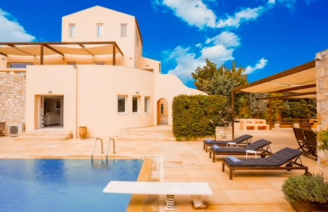 Deluxe 5 Bdrm Villa w Pool Next to the Beach - Foto 1