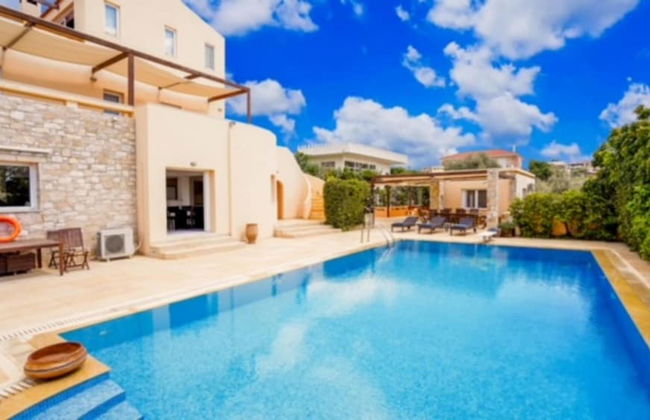 Deluxe 5 Bdrm Villa w Pool Next to the Beach - Foto 3