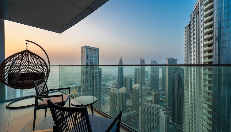 Photo 1 - Maison Privee - Ultra Chic High-Floor Apt w/ Direct Burj Khalifa & Fountains Views