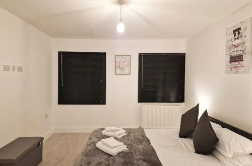 Foto 4 - Deluxe 2 Bed Apartment in Uxbridge