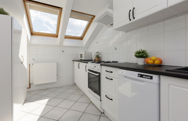 Spacious 3 Bedroom Apartment by Renters - Foto 16