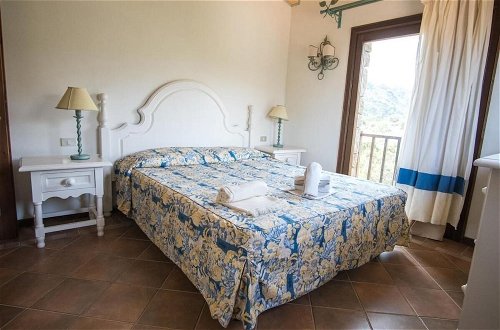 Photo 7 - Beautiful Giardino Degli Oleandri 2 Bedroom Apt Sleeps 6 Child